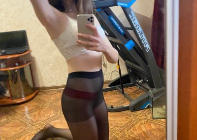 Tall and Sexy amateur girl in pantyhose on her knees selfie
